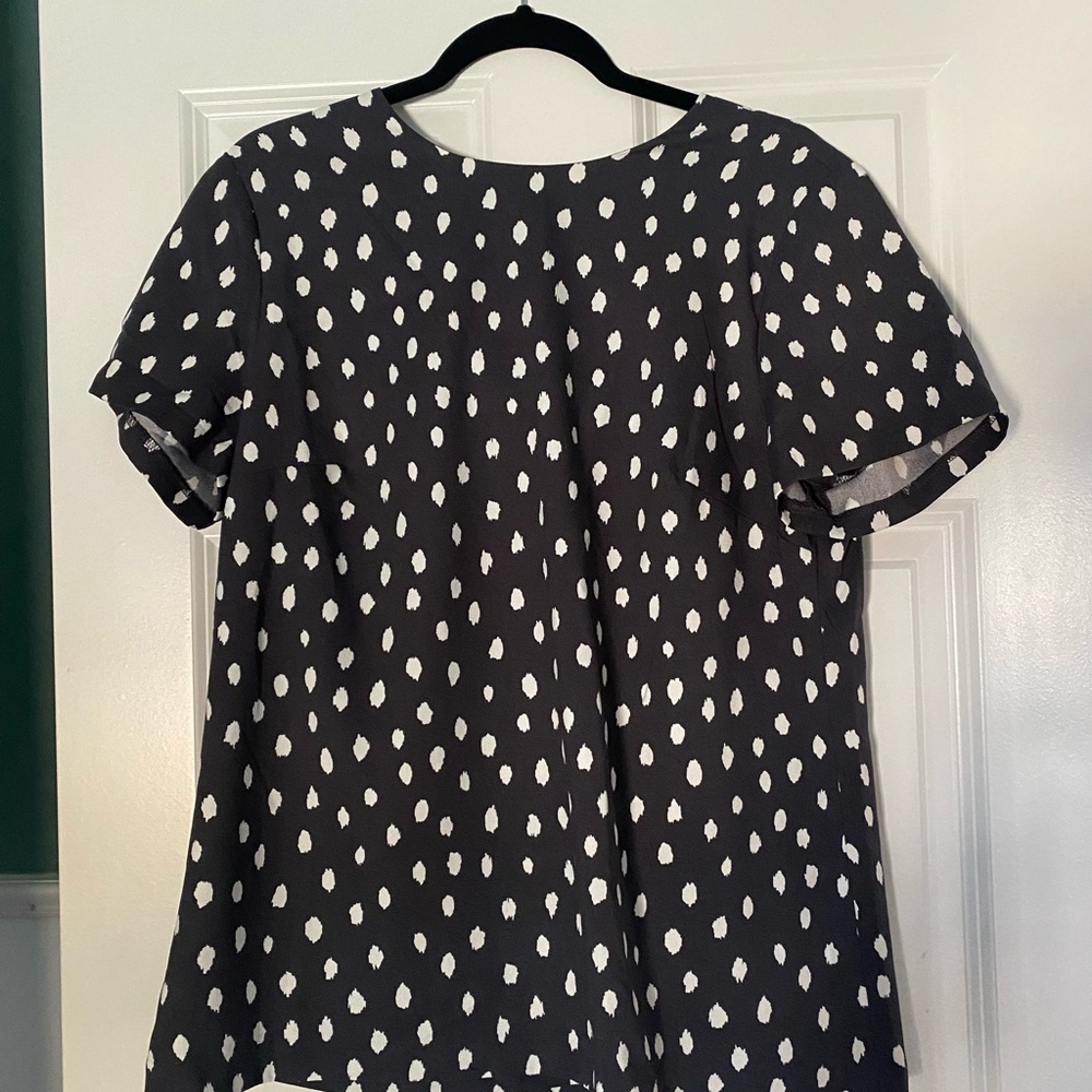 ❤️ Banana Republic Leopard Print Gray Blouse - L